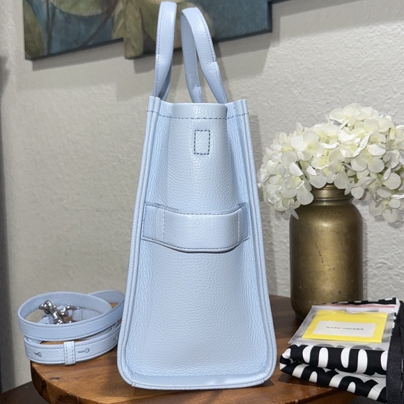 Marc Jacobs The Leather Medium Tote bag In Light Blue NWOT - Picture 8 of 16